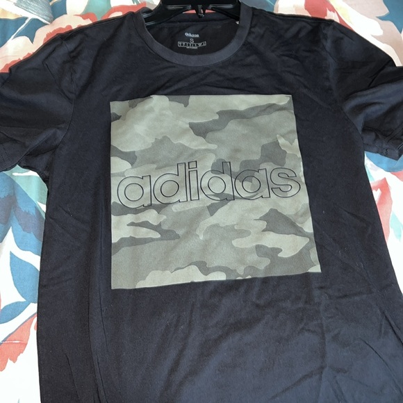 YOUTH ADIDAS TSHIRT SIZE SMALL - Picture 3 of 5